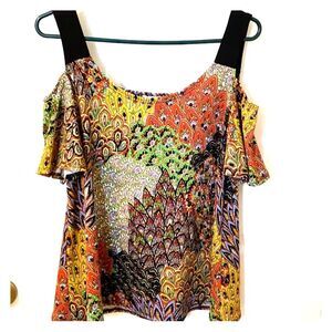 Women’s top cut out shoulders size large